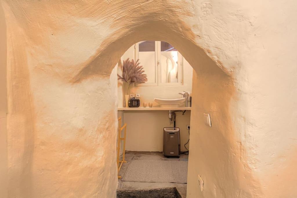 Industrial-Style Studio With Bathtub, Vieux-Lyon Ngoại thất bức ảnh